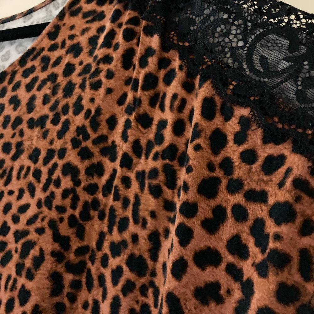 TORRID Size 3X Leopard/Black Lace Shoulder Plus-Size - Picture 3 of 6